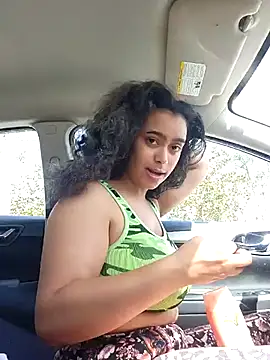 Snapshot of cinnaminnie chatting on 03-05-25, 04:24 cinnaminnie online show from 03-05-25, 04:24