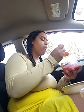 Snapshot of cinnaminnie chatting on 03-14-25, 07:23 cinnaminnie online show from 03-14-25, 07:23