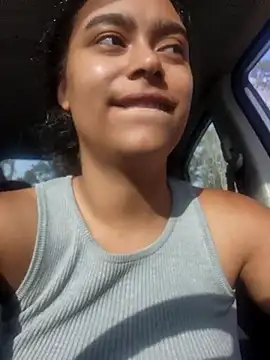 Snapshot of cinnaminnie chatting on 03-20-25, 01:37 cinnaminnie online show from 03-20-25, 01:37