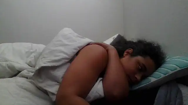 Snapshot of cinnaminnie chatting on 11-16-25, 06:57 cinnaminnie online show from 11-16-25, 06:57