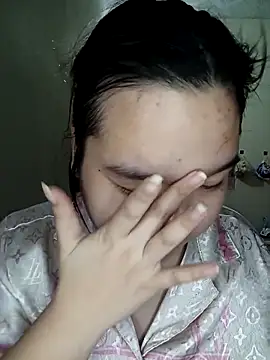 Thomgdee online show from 10-22-25, 01:39