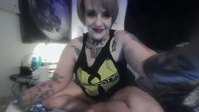 Snapshot of Hunniebunnie78 chatting on 06-27-26, 01:43 Hunniebunnie78 online show from 06-27-26, 01:43