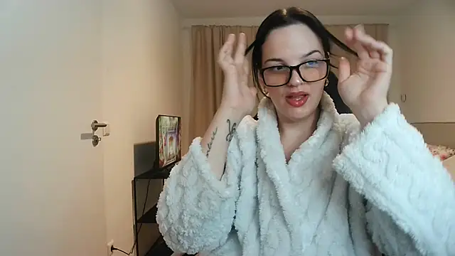 Jujuicy 97 online show from 11-18-25, 06:07