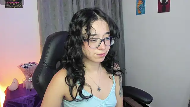Snapshot of indra_cam chatting on 06-08-26, 05:30 indra cam online show from 06-08-26, 05:30