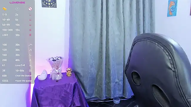 Snapshot of indra_cam chatting on 06-29-26, 10:26 indra cam online show from 06-29-26, 10:26
