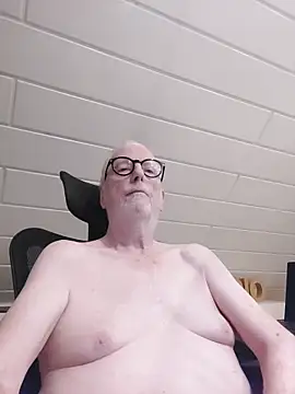 Greyhound70 online show from 11-07-25, 04:51