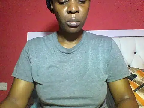 Snapshot of Sweet-piie chatting on 10-12-25, 06:12 Sweet-piie online show from 10-12-25, 06:12