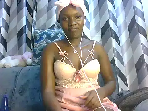 Snapshot of Slimthick900 chatting on 03-11-25, 07:58 Slimthick900 online show from 03-11-25, 07:58