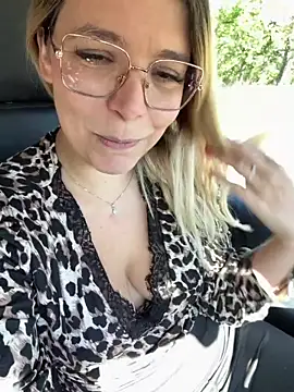 EmyLana online show from 05-16-26, 07:49