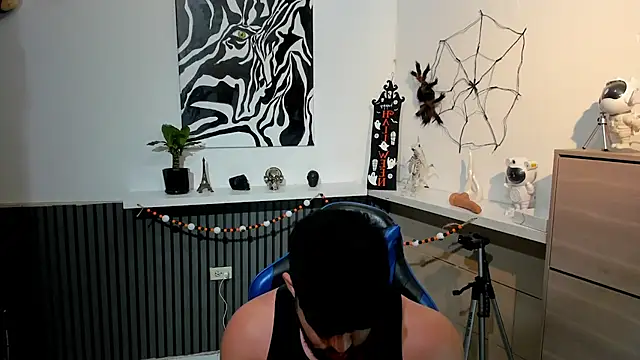 Daemon21 online show from 10-29-25, 07:04