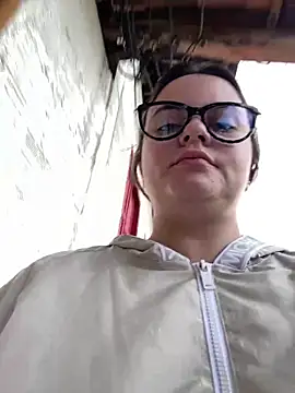 Im Amelia online show from 04-21-26, 12:00