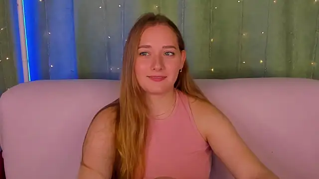 Snapshot of AlinaVice chatting on 07-14-26, 02:05 AlinaVice online show from 07-14-26, 02:05