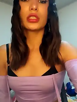 Snapshot of Lanna_hott_ chatting on 01-07-25, 03:23 Lanna hott  online show from 01-07-25, 03:23