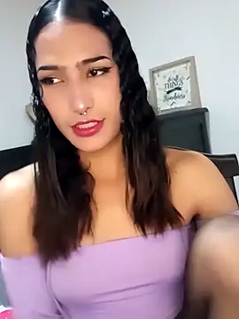 Snapshot of Lanna_hott_ chatting on 03-22-25, 08:15 Lanna hott  online show from 03-22-25, 08:15