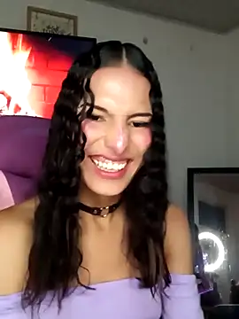Snapshot of Lanna_hott_ chatting on 10-19-25, 11:27 Lanna hott  online show from 10-19-25, 11:27
