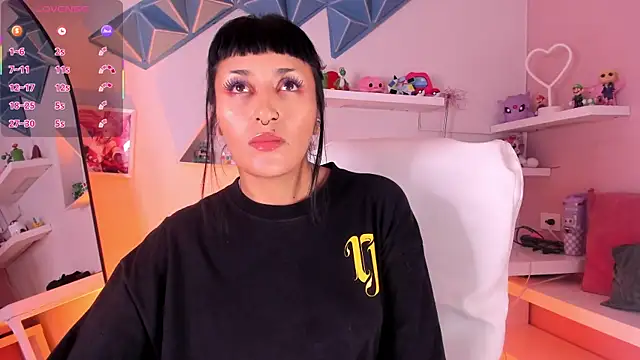 Valkiria ponce online show from 07-14-26, 05:23