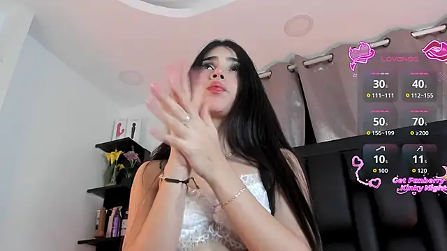 Snapshot of SaraRoy_ chatting on 04-30-26, 10:14 SaraRoy online show from 04-30-26, 10:14