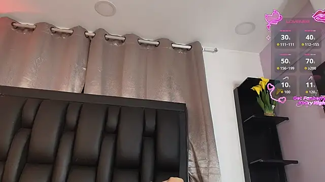 Snapshot of SaraRoy_ chatting on 06-08-26, 11:05 SaraRoy online show from 06-08-26, 11:05