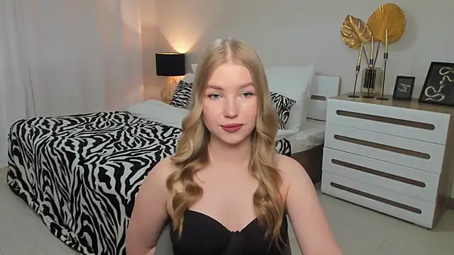 Snapshot of shy__lady chatting on 04-26-26, 11:08 shy lady online show from 04-26-26, 11:08