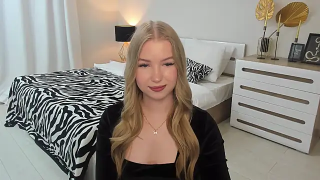 Snapshot of shy__lady chatting on 06-14-26, 02:30 shy lady online show from 06-14-26, 02:30