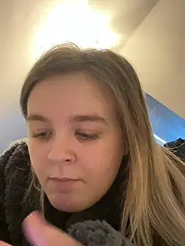 Snapshot of princess_blondex chatting on 01-15-25, 03:39 princess blondex online show from 01-15-25, 03:39