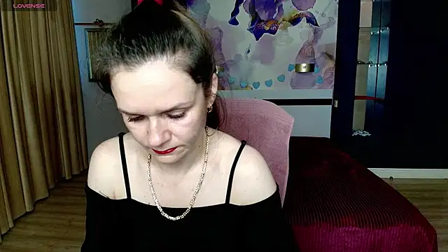 AriaGray online show from 02-17-26, 05:15