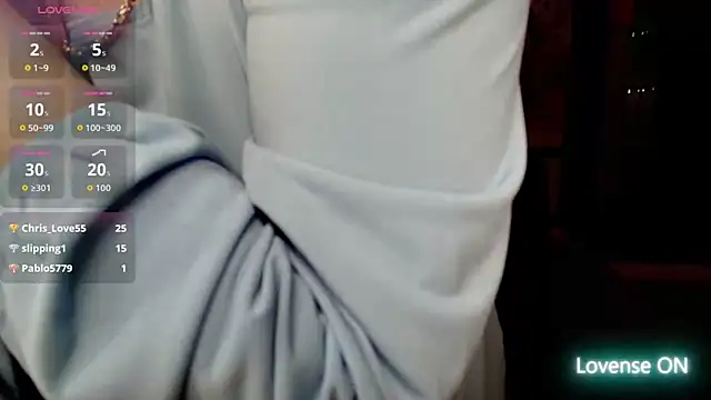Snapshot of AriaGray chatting on 05-07-26, 12:05 AriaGray online show from 05-07-26, 12:05