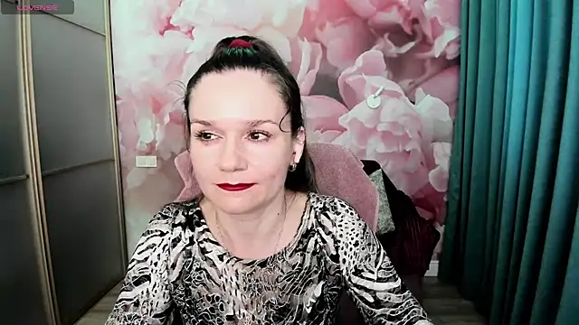 AriaGray online show from 06-27-26, 04:12