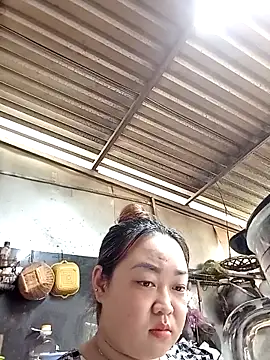 VyOanh2K online show from 10-23-25, 06:02