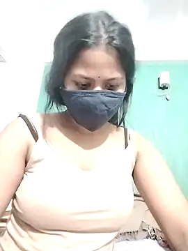 Snapshot of Sapna-80 chatting on 01-08-25, 07:45 Sapna-80 online show from 01-08-25, 07:45