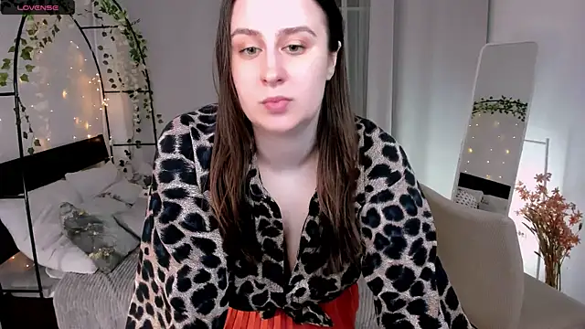 Snapshot of Lattea chatting on 05-05-26, 05:43 Lattea online show from 05-05-26, 05:43