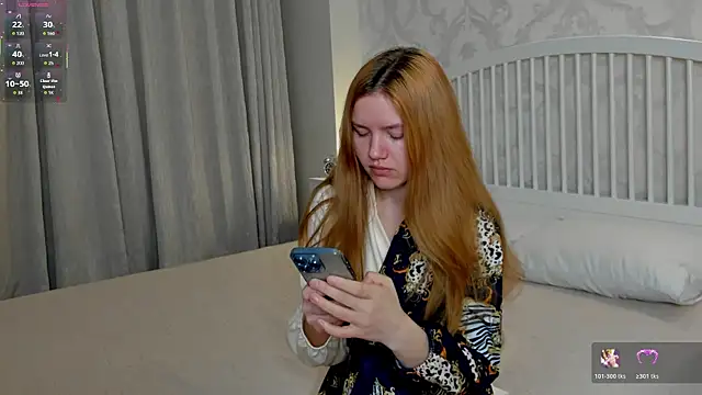 Eva  Lewis online show from 04-12-26, 03:33