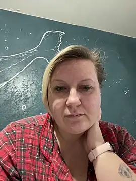 CuteHanna online show from 12-18-25, 08:31