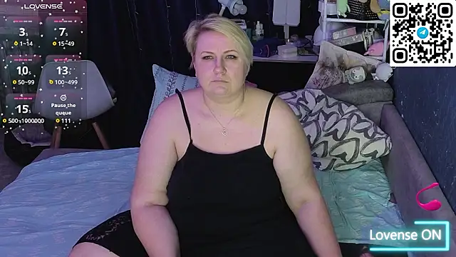 Snapshot of CuteHanna chatting on 03-16-26, 07:40 CuteHanna online show from 03-16-26, 07:40