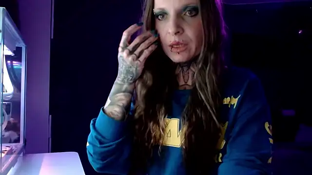 Snapshot of InesGold chatting on 01-28-25, 06:28 InesGold online show from 01-28-25, 06:28