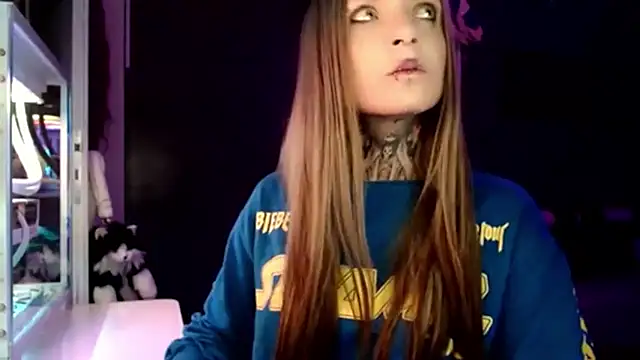 Snapshot of InesGold chatting on 02-19-25, 09:14 InesGold online show from 02-19-25, 09:14