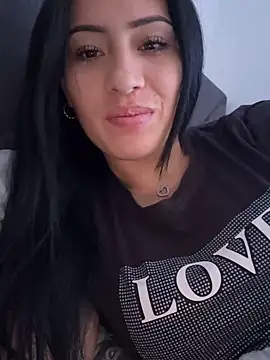 Snapshot of Sara_luna_ chatting on 12-11-24, 05:48 Sara luna online show from 12-11-24, 05:48