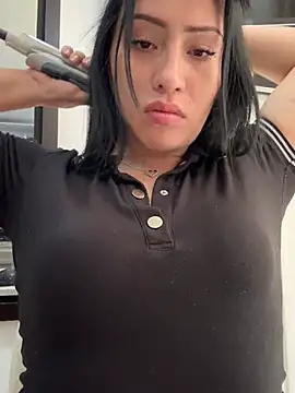 Snapshot of Sara_luna_ chatting on 03-13-25, 02:55 Sara luna online show from 03-13-25, 02:55