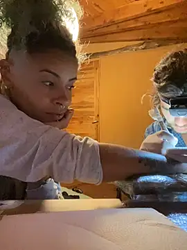 Snapshot of sammoura01 chatting on 02-06-25, 12:33 sammoura01 online show from 02-06-25, 12:33