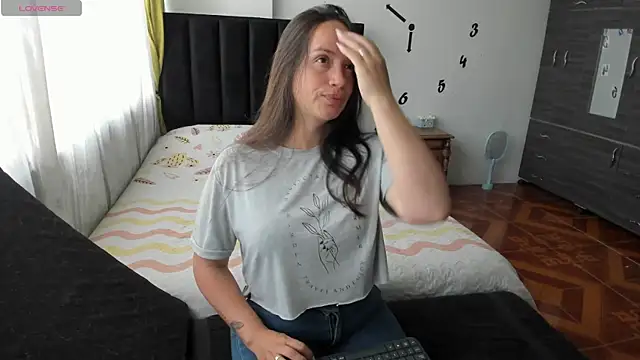 Snapshot of milysauria1 chatting on 07-27-26, 12:56 milysauria1 online show from 07-27-26, 12:56