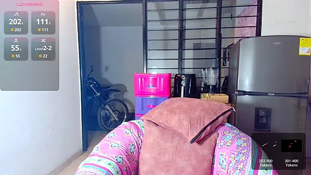 CiaraEbony online show from 10-27-25, 09:46