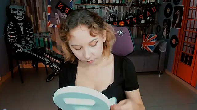 JasmineMilko online show from 10-22-25, 05:08