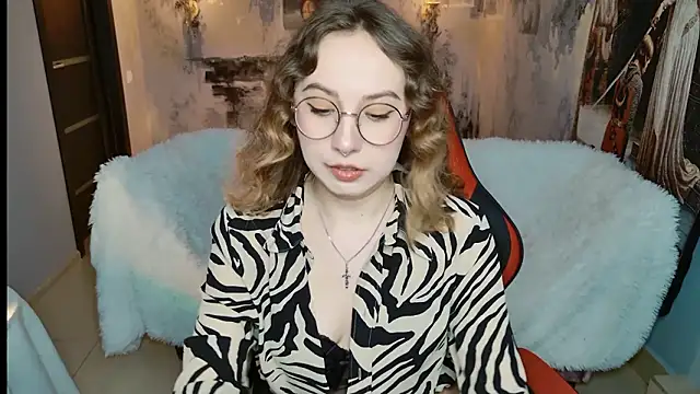 JasmineMilko online show from 03-19-26, 05:11