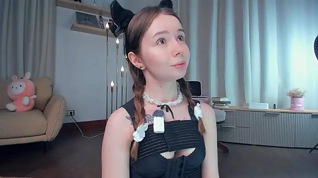 DominikaElis online show from 04-21-26, 01:42