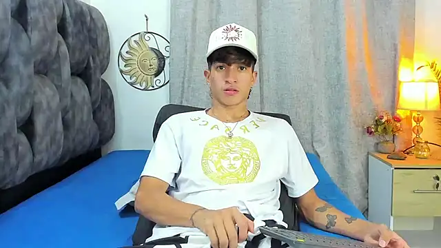  CamiloBass online show from 04-10-26, 01:22