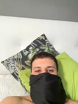 Snapshot of yayaya55598 chatting on 12-28-24, 01:38 yayaya55598 online show from 12-28-24, 01:38