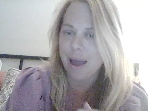 burrkitty online show from 11-18-25, 06:07