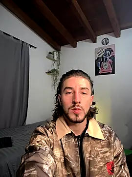 Valentino Xander online show from 12-21-25, 01:24