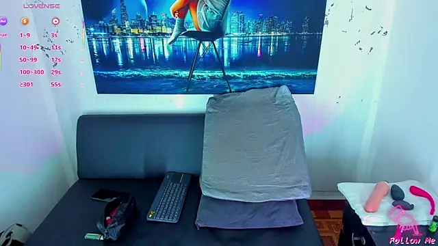 Piggy Eddy online show from 11-15-25, 04:54