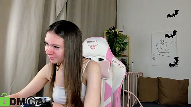 Nicole Charm online show from 10-29-25, 09:38